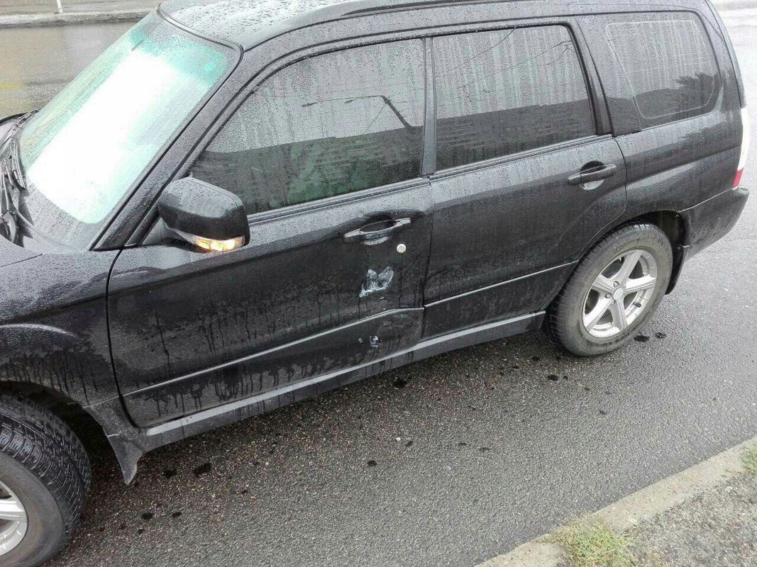 ДТП на Донецком шоссе: Таврия врезалась сразу в два автомобиля 3