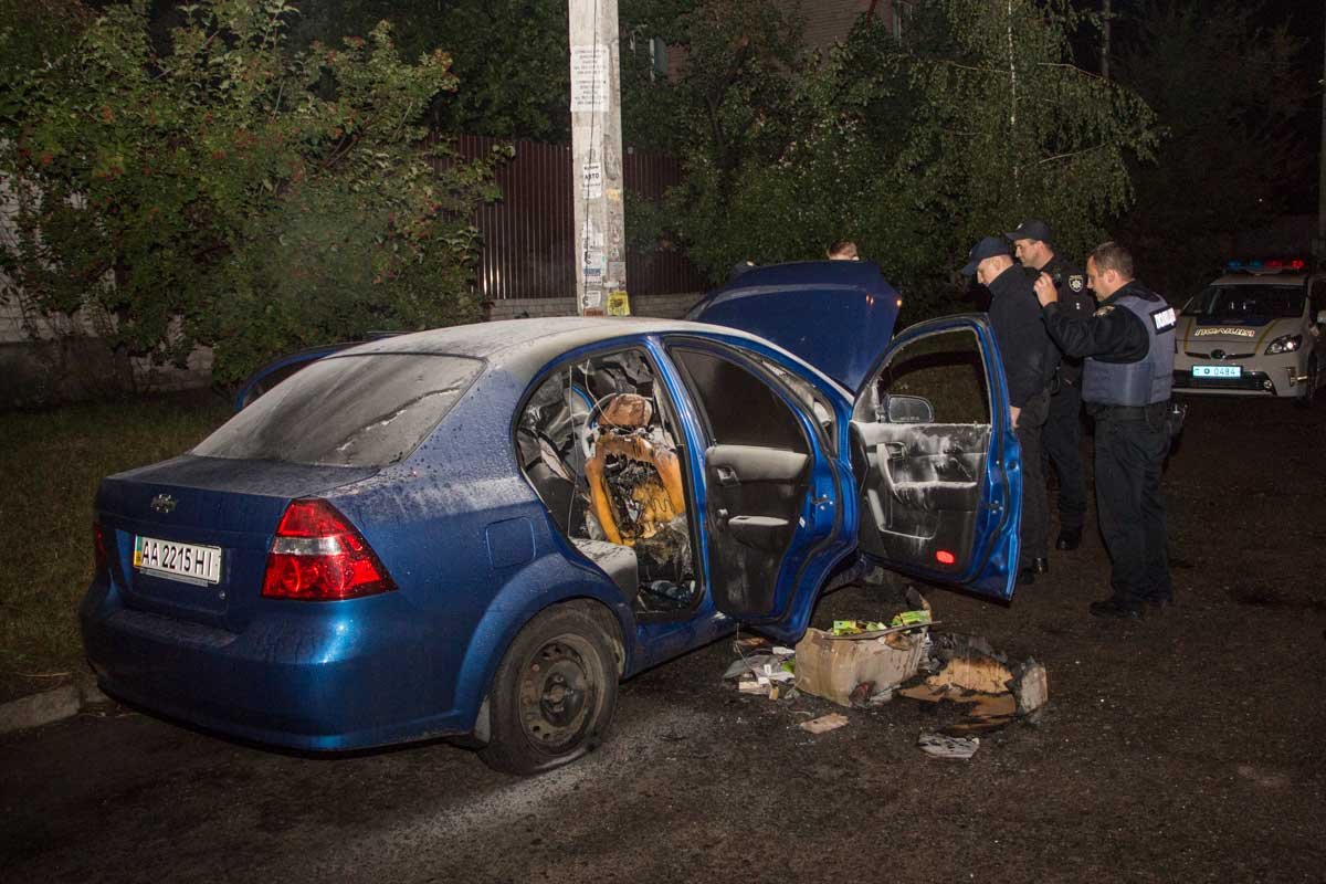 На Тамбовской горел Chevrolet: подробности 1