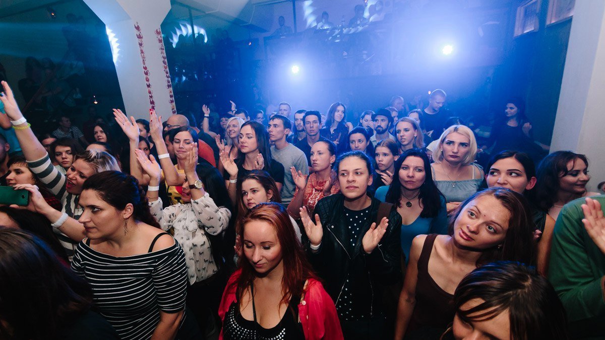 Лирика и драйв: в Днепре состоялся концерт группы Натолич 4