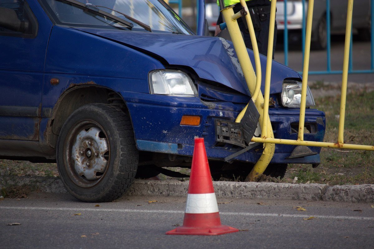 Возле Каравана автомобиль Daewoo Tico сбил мужчину 1