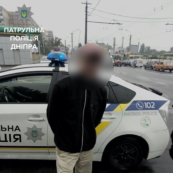 Нарушил правила дорожного движения, а попался на наркотиках 1