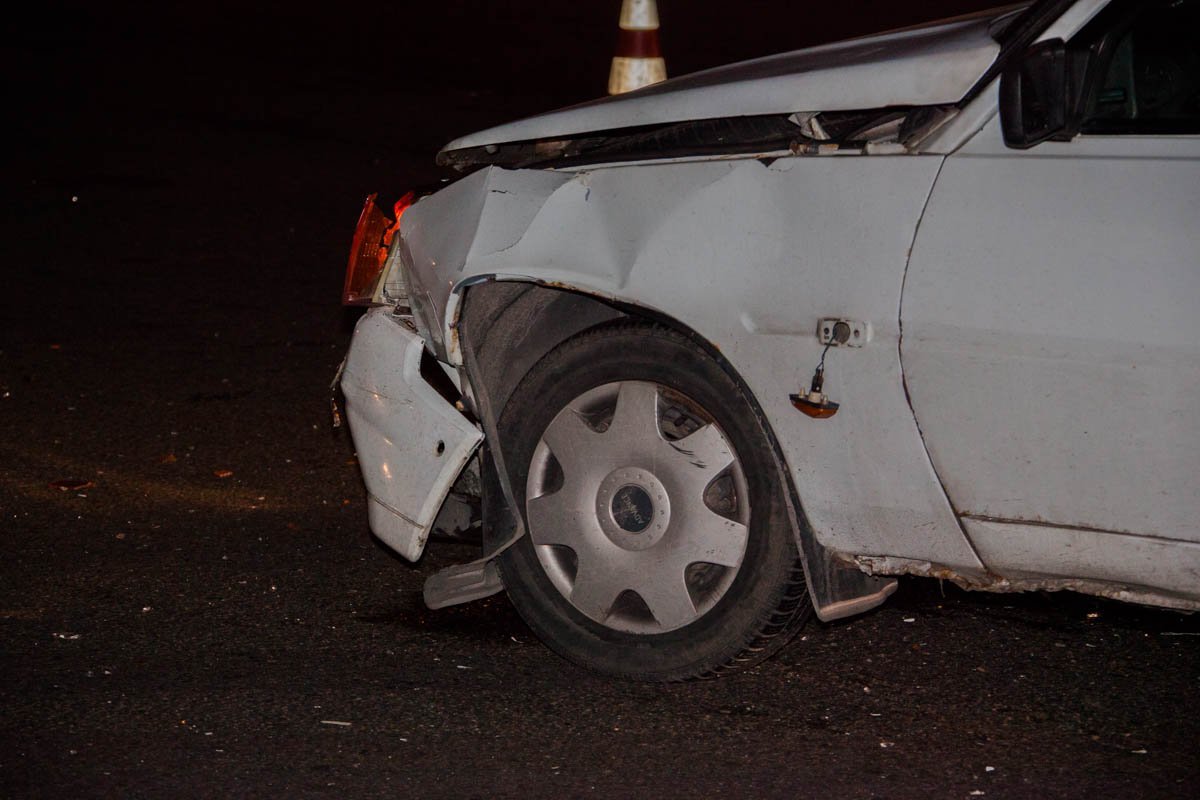 На Богдана Хмельницкого Таврия врезалась в Kia: есть пострадавший 2