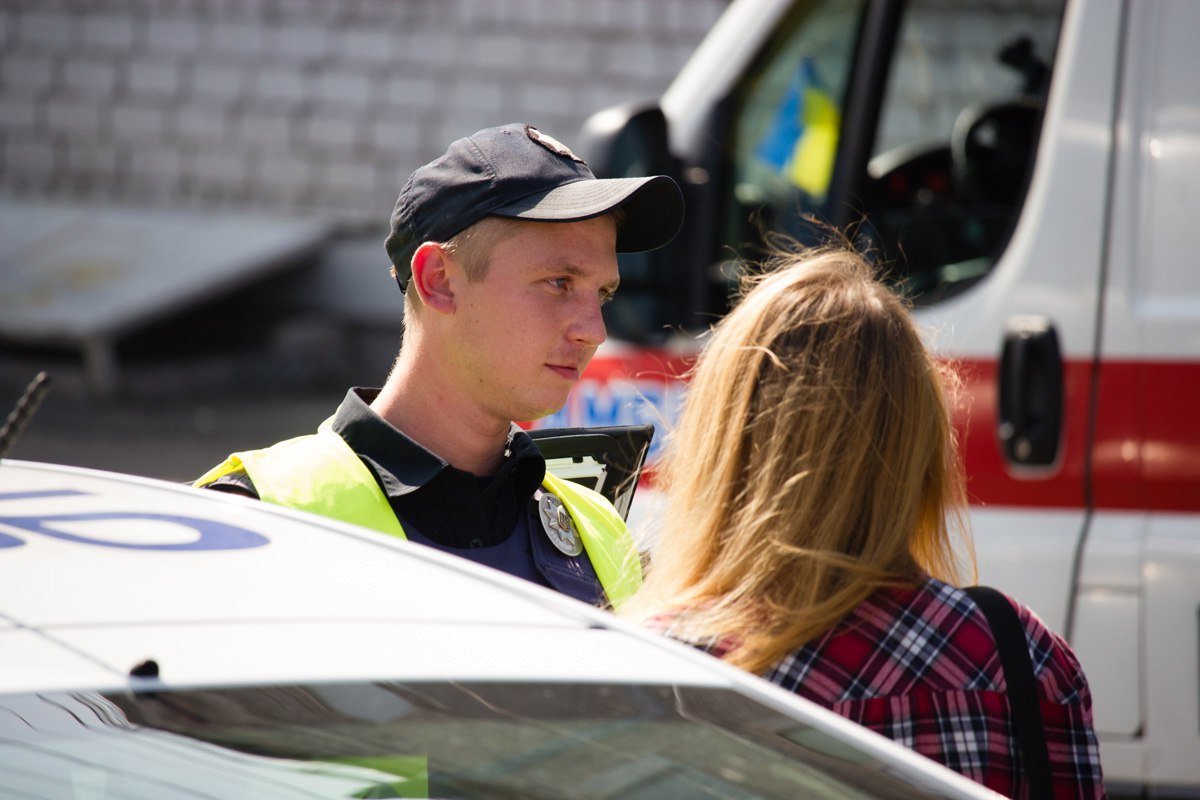 На проспекте Поля столкнулись Hyundai и Volvo: есть пострадавший 1