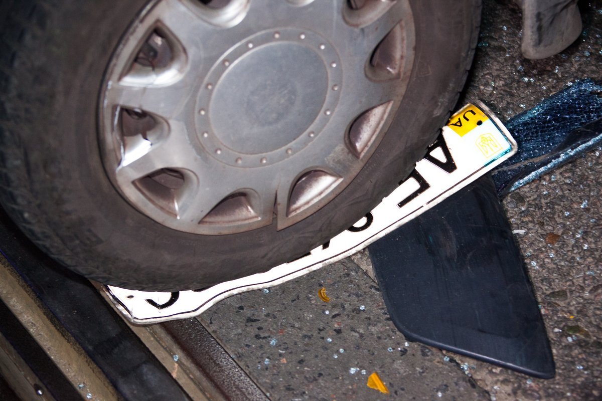 На Богдана Хмельницкого столкнулись Nissan и Renault: пострадали два человека 1