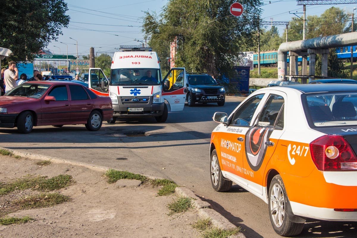В Днепре на пешеходном переходе возле школы сбили ребенка 4