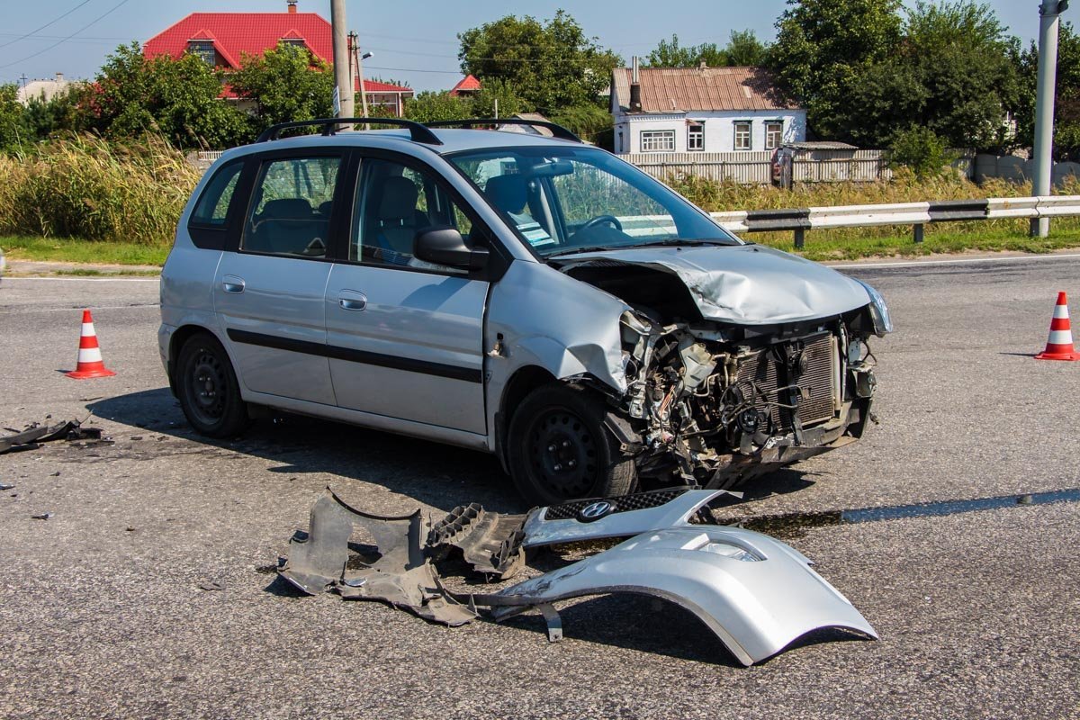 ДТП на Полтавском шоссе: BMW вылетел в кювет 3