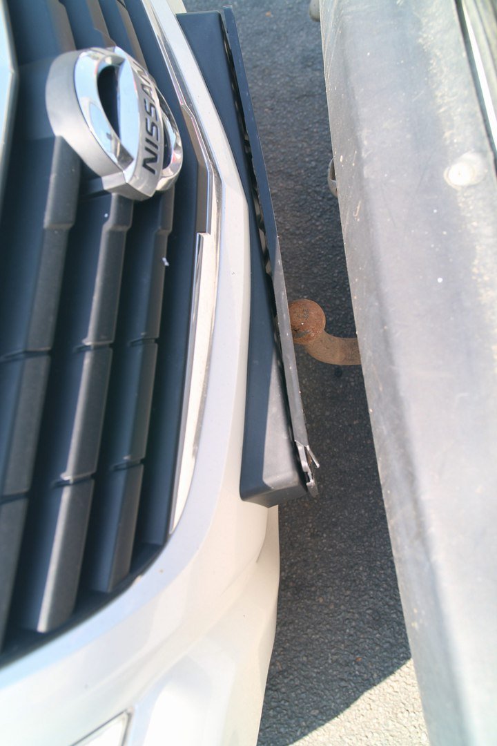 ДТП на Победе: столкнулись Nissan и Dacia 4