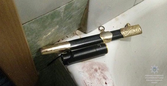 В Днепре мать несколько дней провела в квартире с убитым сыном 2