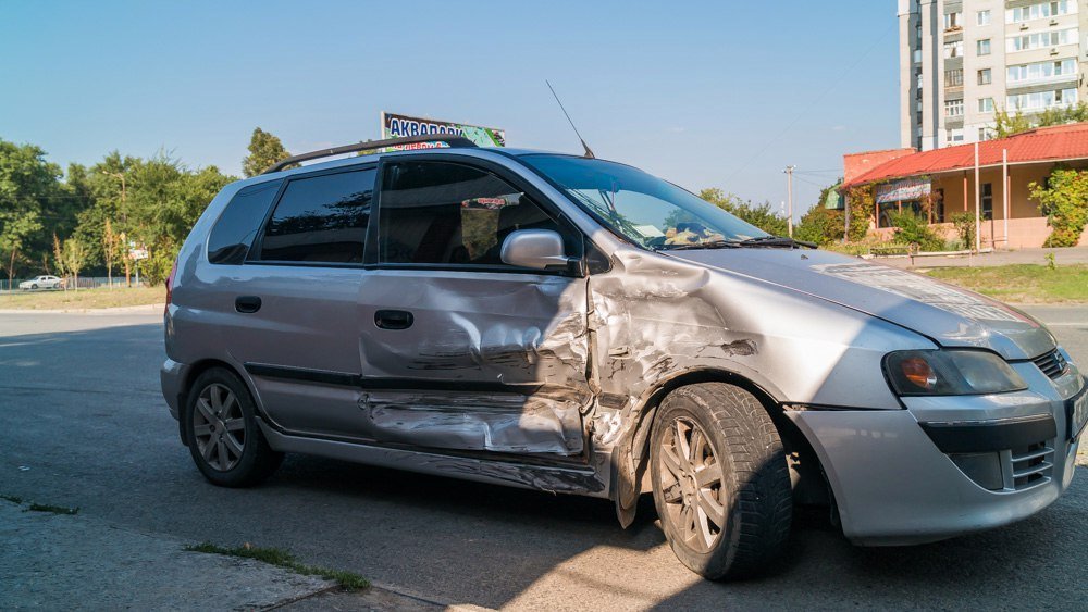 ДТП на Парусе: столкнулись Mitsubishi и Renault 1