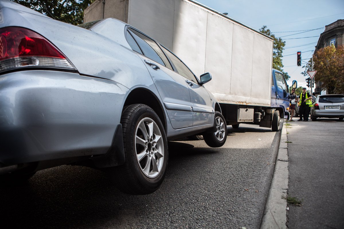 ДТП на Крутогорном спуске: у рефрижератора отказали тормоза 1