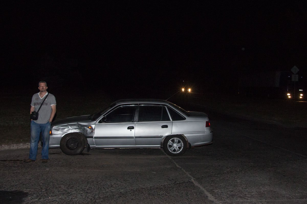 На Гаванской столкнулись ВАЗ и Daewoo Nexia: есть пострадавшие 3