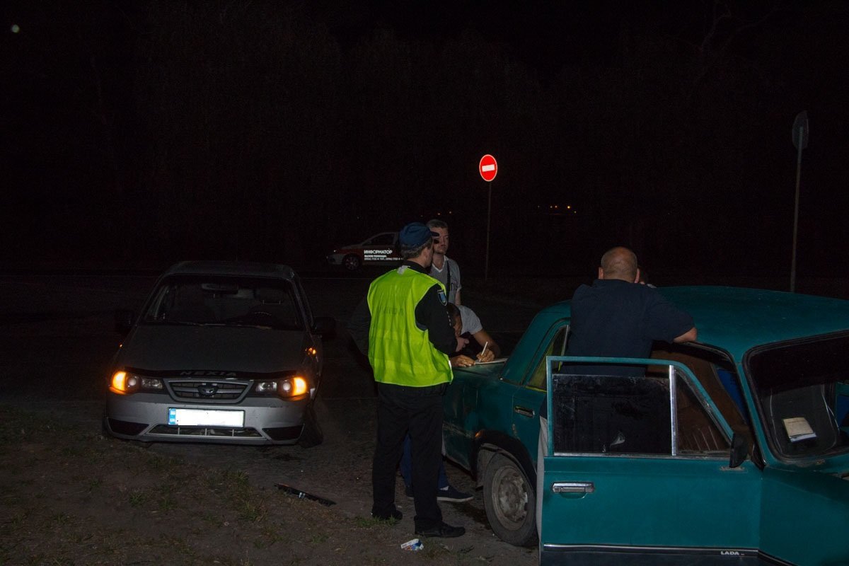 На Гаванской столкнулись ВАЗ и Daewoo Nexia: есть пострадавшие 5