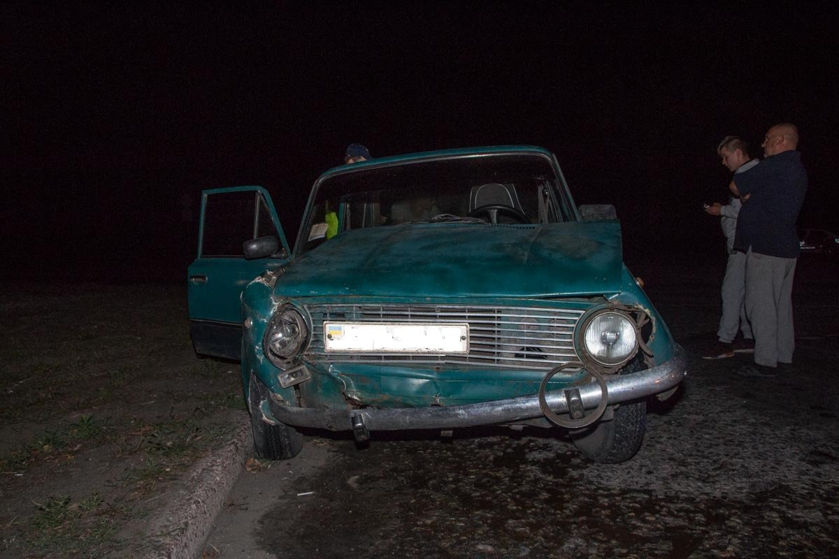 На Гаванской столкнулись ВАЗ и Daewoo Nexia: есть пострадавшие 6