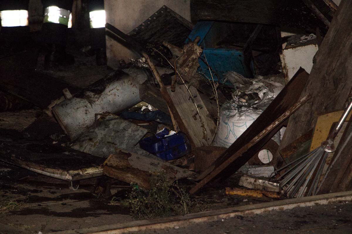 В Днепре ликвидировали пожар в гараже 7