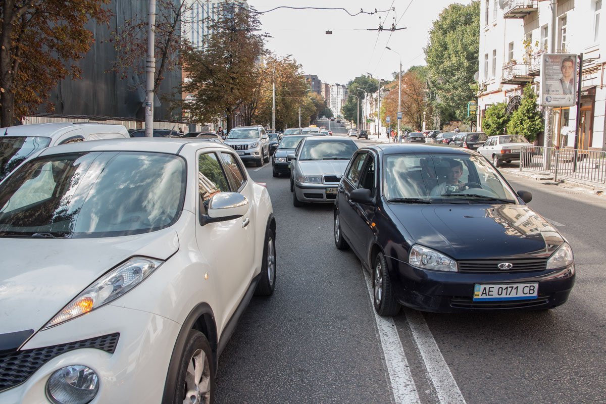 ДТП на Фабра: столкнулись Nissan и Peugeot 1