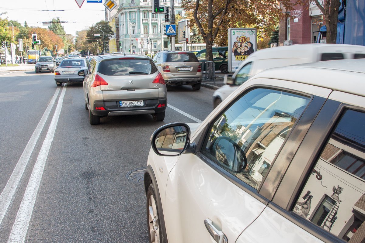 ДТП на Фабра: столкнулись Nissan и Peugeot 2