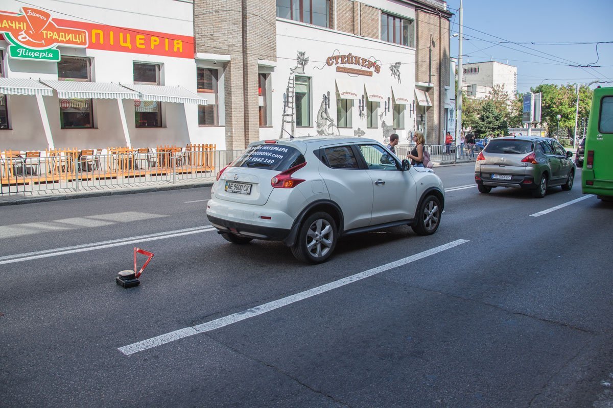 ДТП на Фабра: столкнулись Nissan и Peugeot 3