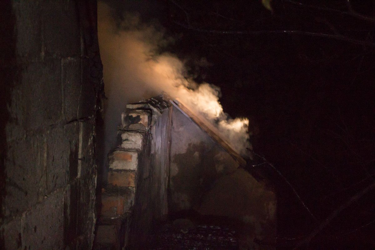 В Днепре на Косогорной улице сгорел сарай 1