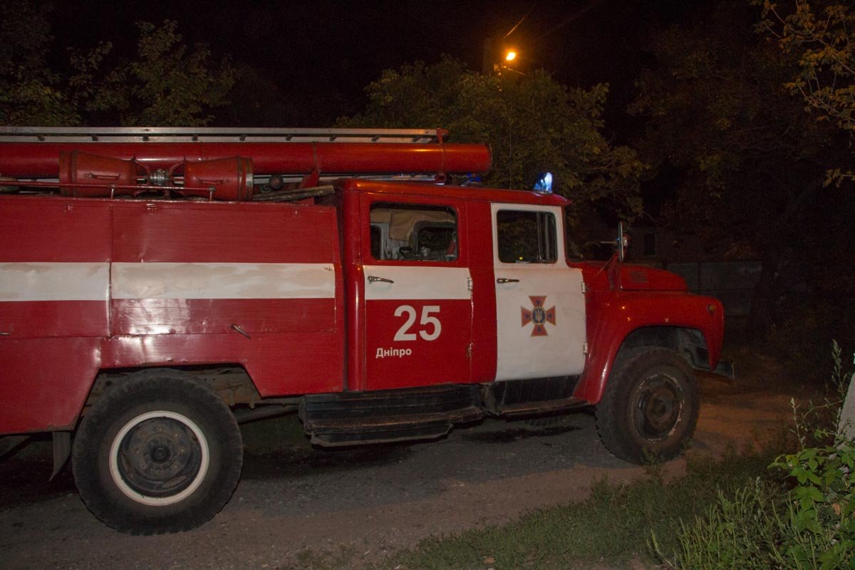 В Днепре на Косогорной улице сгорел сарай 2