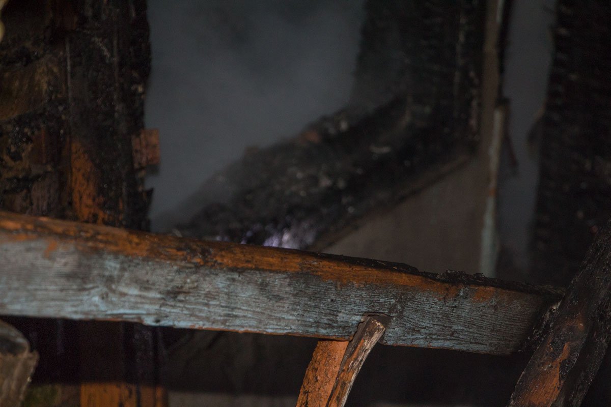 В Днепре на Косогорной улице сгорел сарай 5