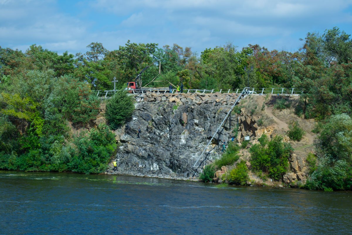Получи ответ: почему не работает водопад на Монастырском острове 1