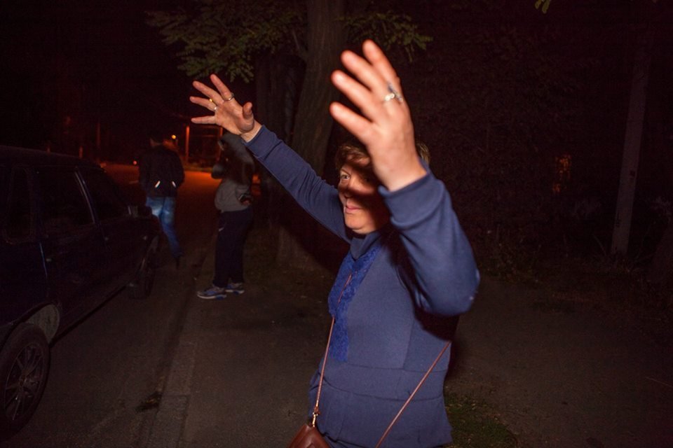 В Днепре пьяная компания жестоко избила таксиста из-за детской коляски 3