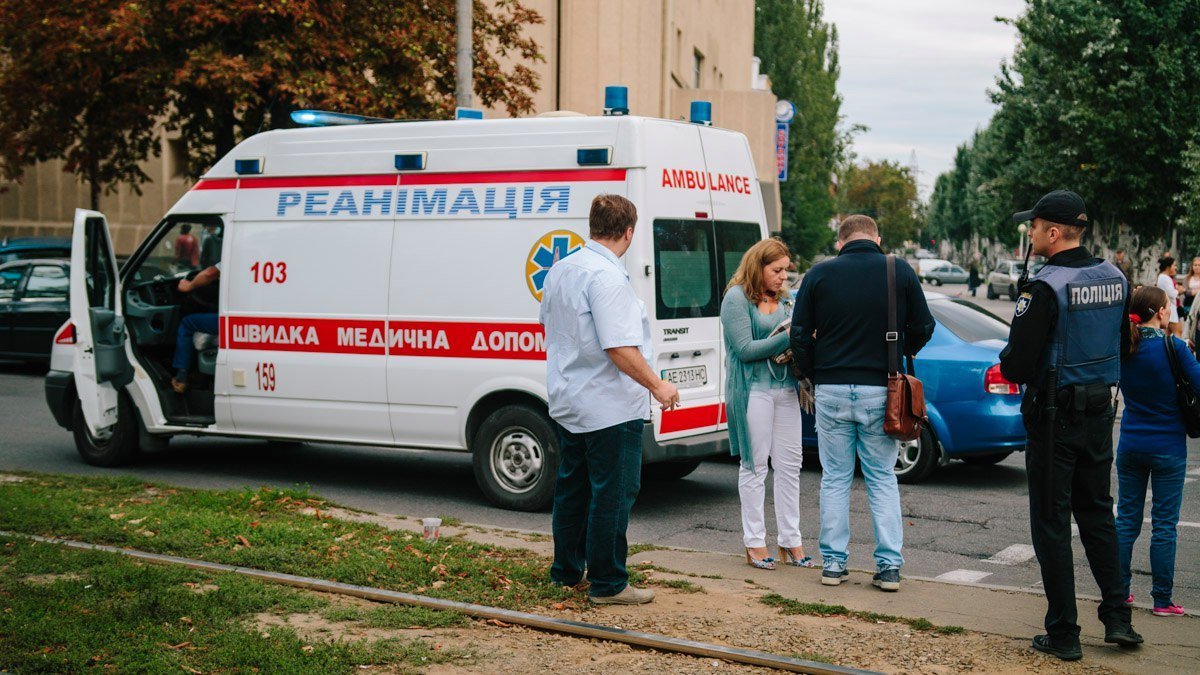 На Яворницкого Lexus сбил пешехода 2