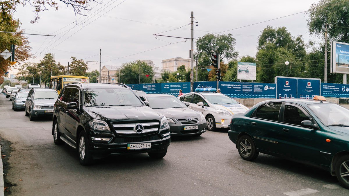 На Яворницкого Lexus сбил пешехода 5