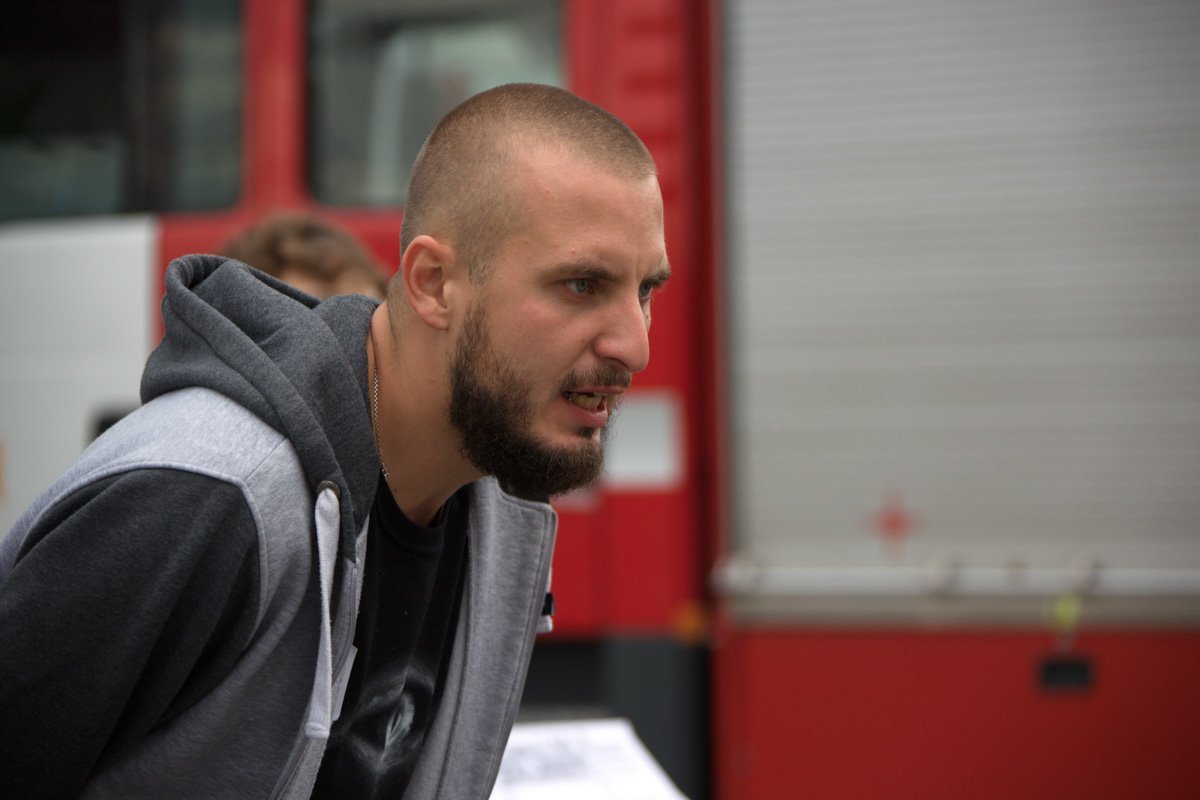 Расстрелянная машина и полиция: что происходит возле МОСТ-Сити 6