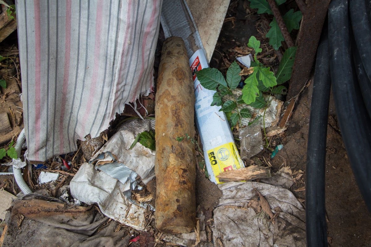 На Тополе старую трубу перепутали с боеприпасом времен войны 4