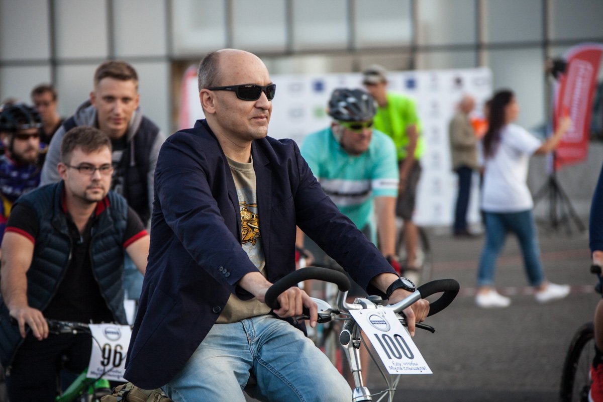 В Днепре велосипедисты собирали деньги на лечение больной девочки 7