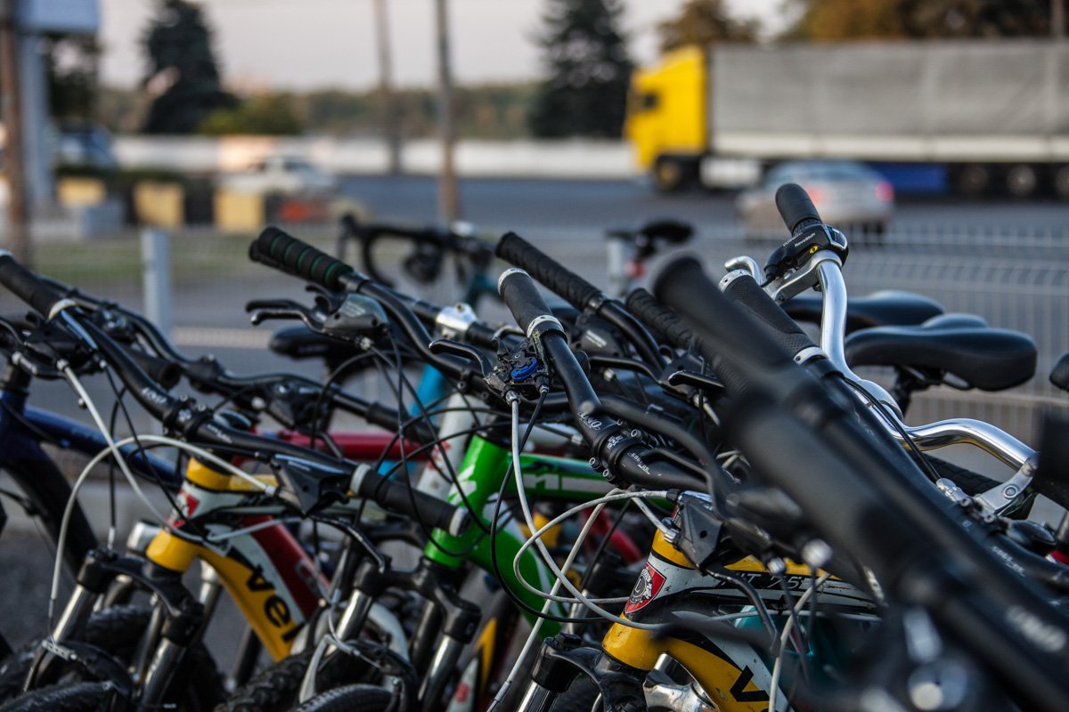 В Днепре велосипедисты собирали деньги на лечение больной девочки 10