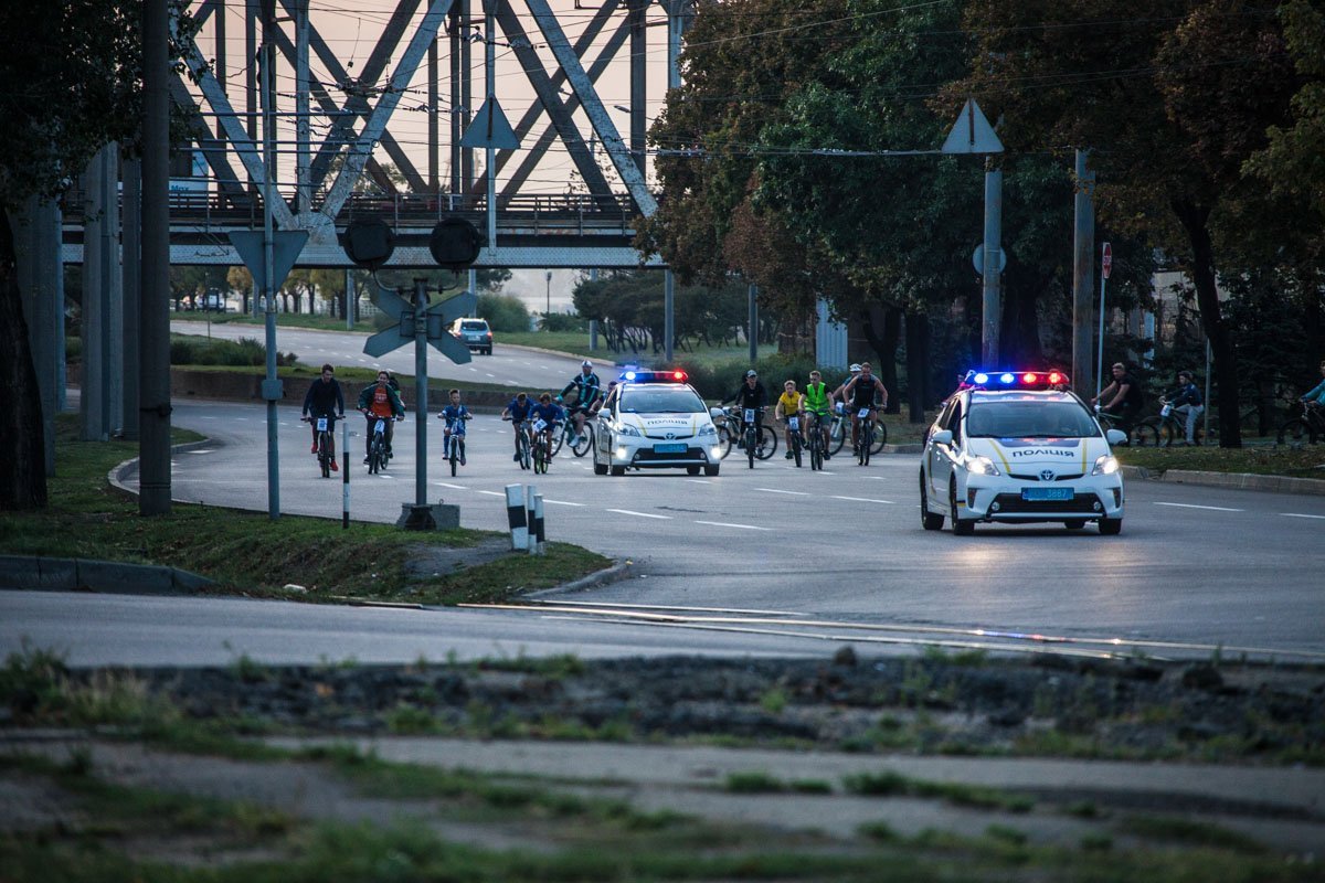 В Днепре велосипедисты собирали деньги на лечение больной девочки 14