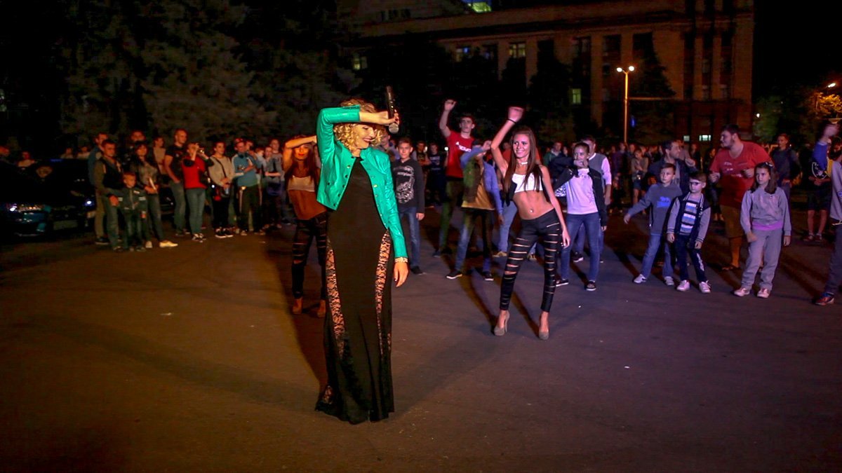 В центре Днепра показали машины "на тюнинге" 6