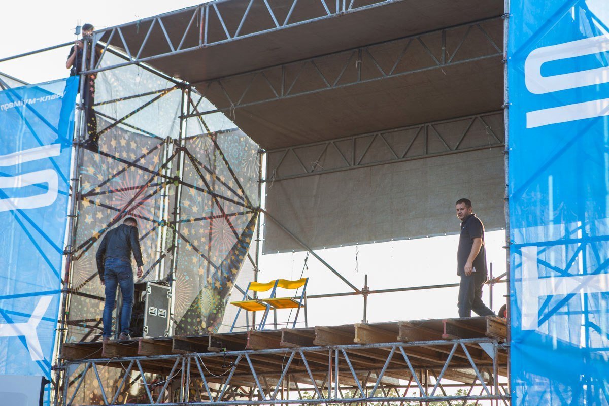 Праздничное утро: как Днепр готовится ко Дню города 6