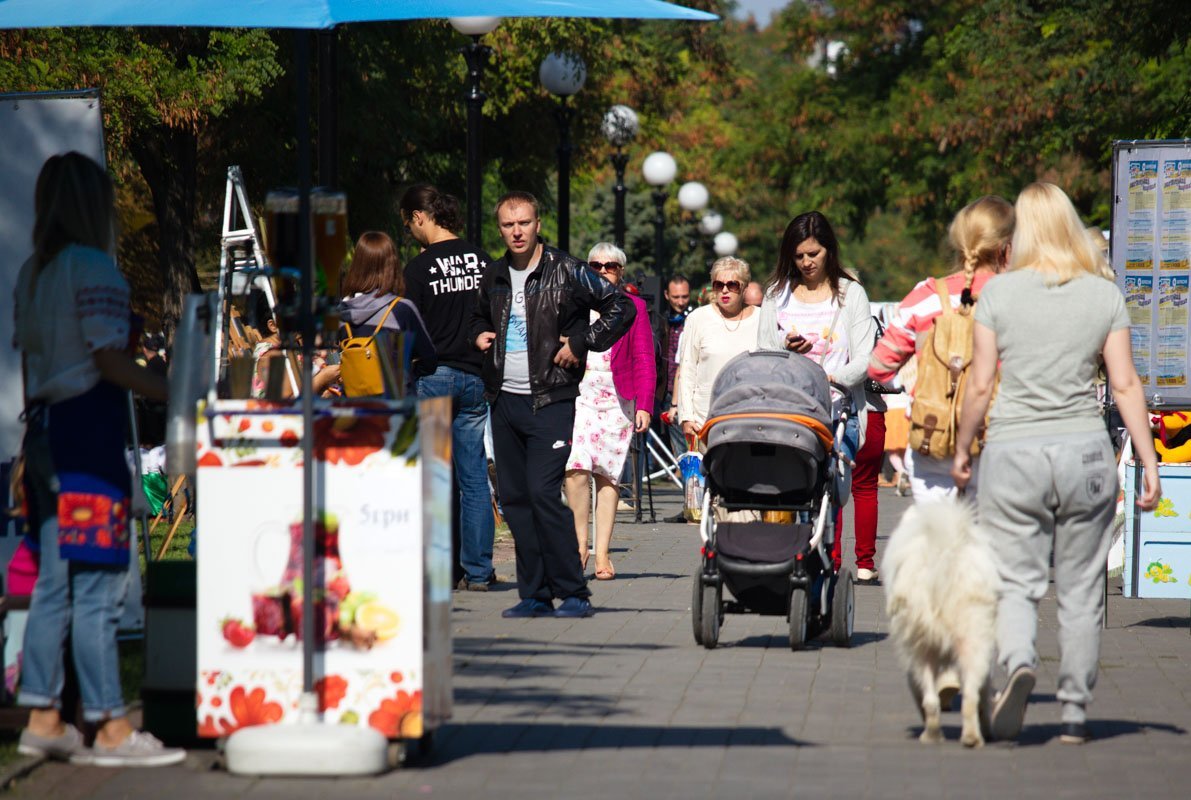 На День города в центре Днепра открылась ярмарка изделий ручной работы 1