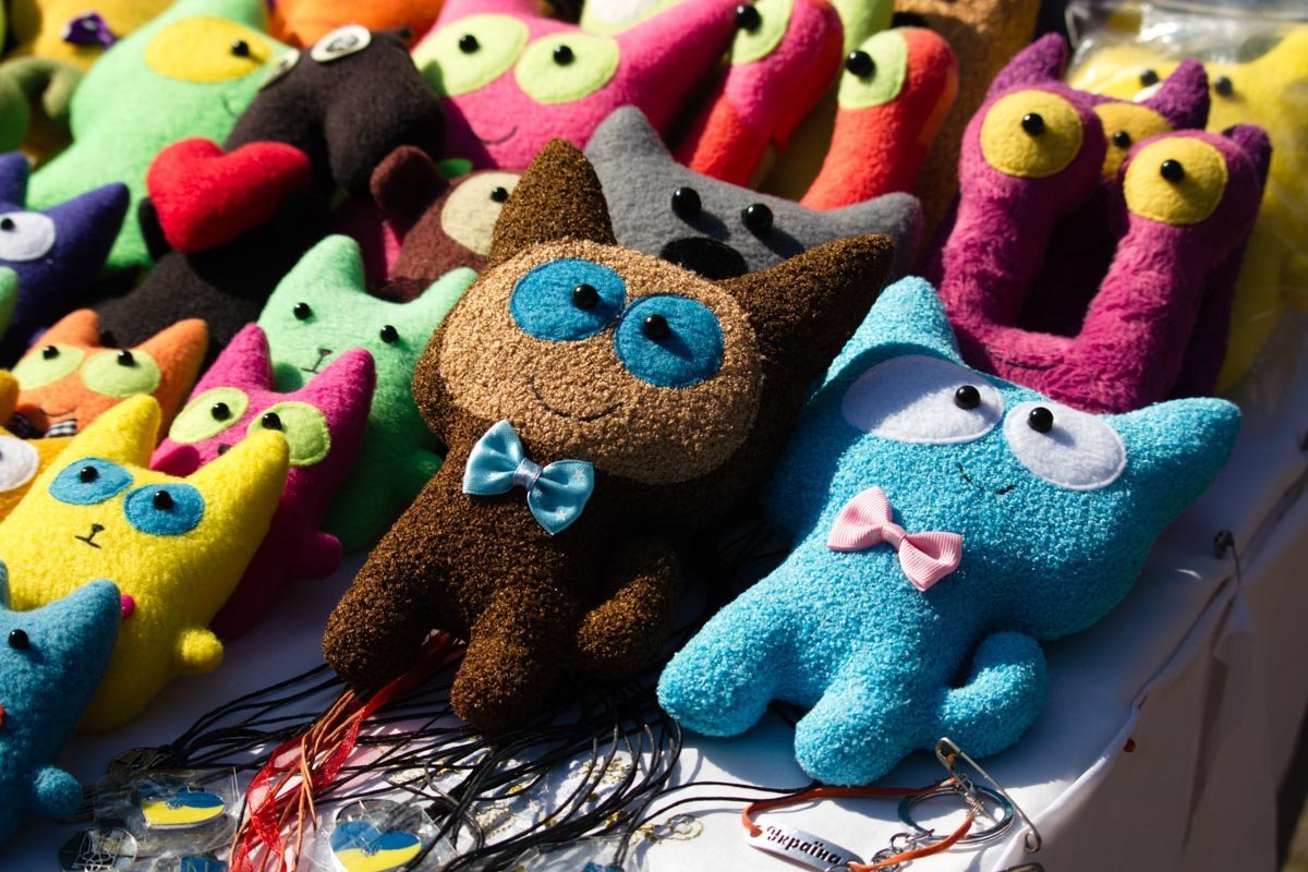 На День города в центре Днепра открылась ярмарка изделий ручной работы 9