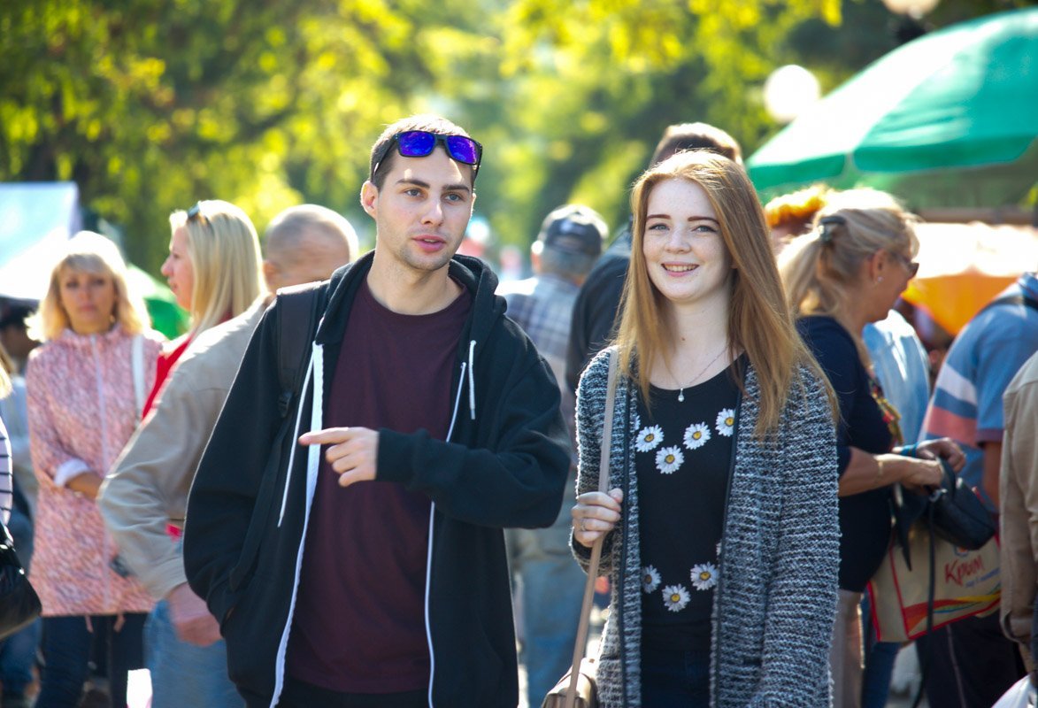 На День города в центре Днепра открылась ярмарка изделий ручной работы 21