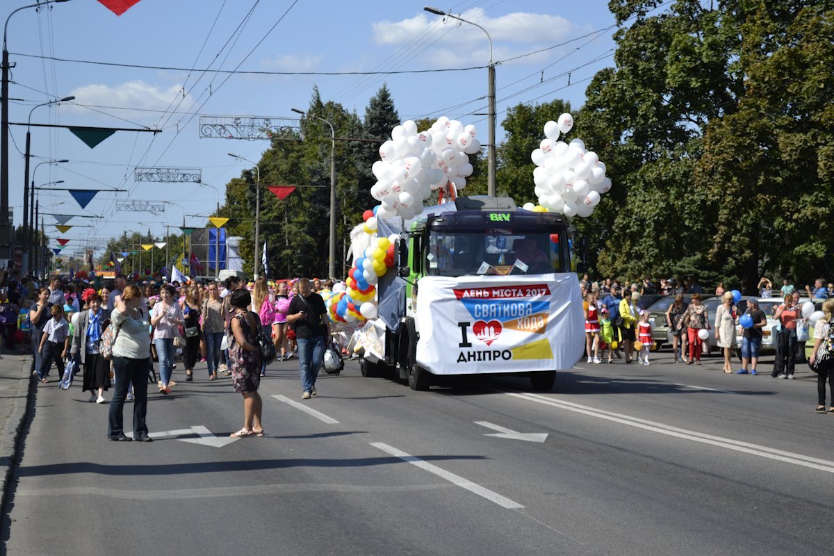 Масштабный флешмоб на Фестивальном причале: видео с высоты птичьего полета 1