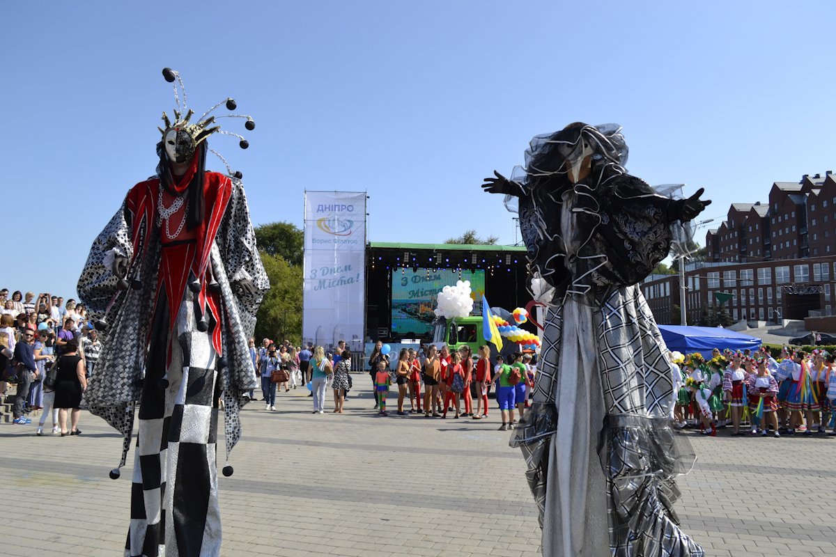 Масштабный флешмоб на Фестивальном причале: видео с высоты птичьего полета 2