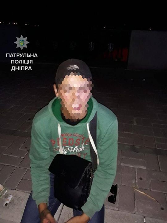 По горячим следам: патрульные Днепра поймали грабителей сразу после преступления 4