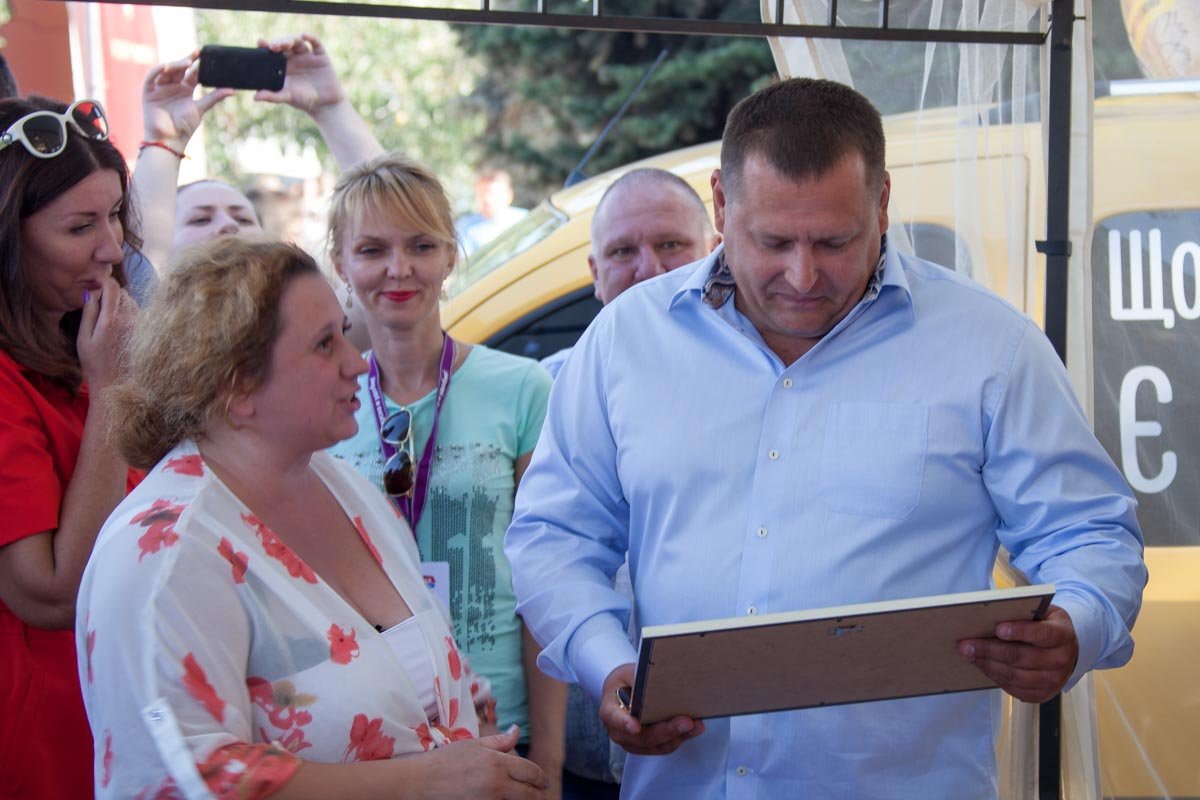 Самая длинная чипса и самая большая коробка конфет: в День города в Днепре установили четыре новых рекорда Украины 5