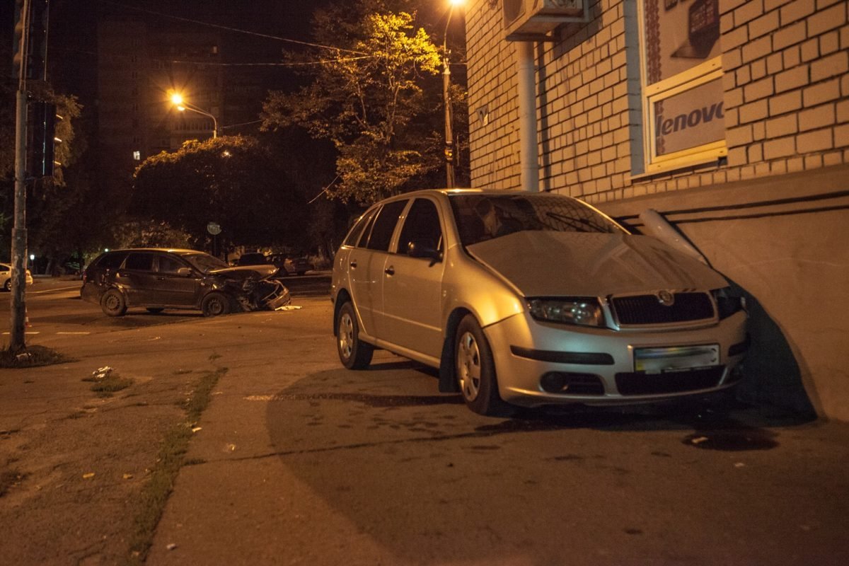 ДТП на Воскресенской: не поделили дорогу Skoda и Chervolet 2