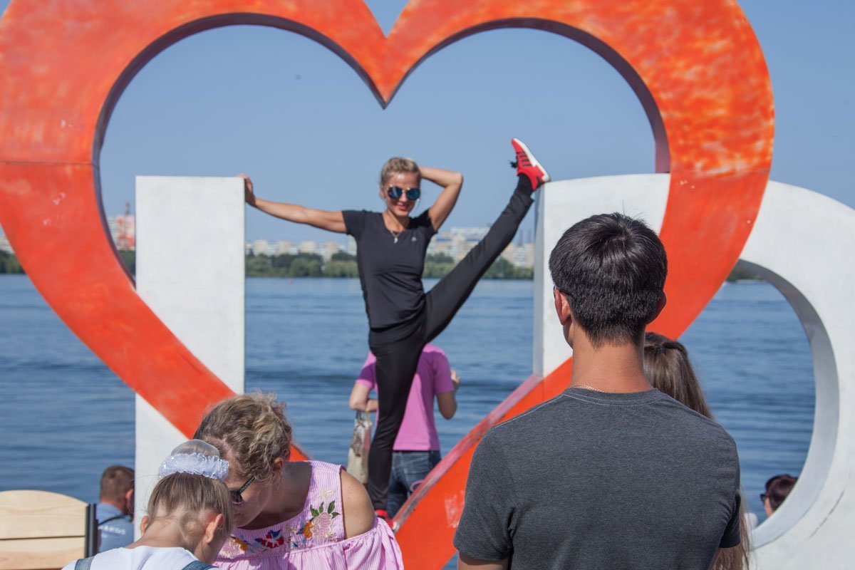 Информатор вышел «на охоту» в Днепре: ищите себя на фотографиях 44