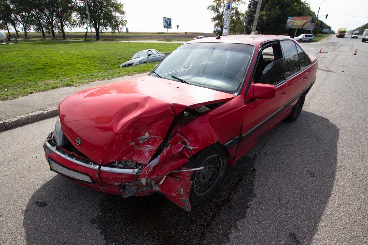 ДТП на Запорожском шоссе: автомобиль вылетел в кювет 1