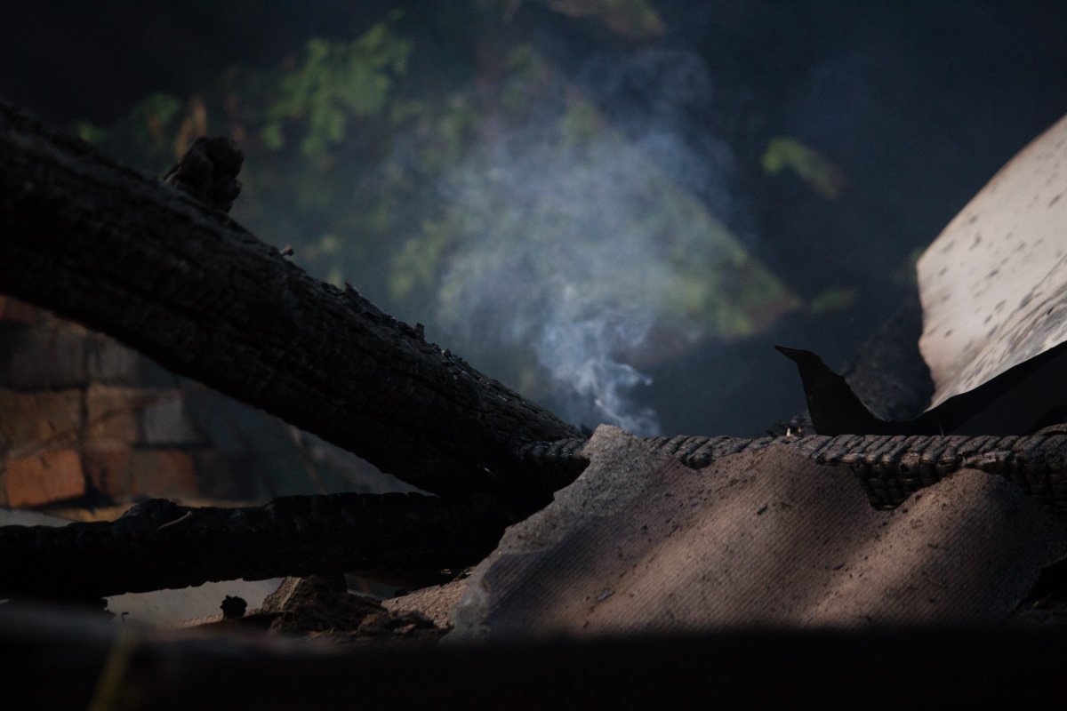 В Днепре на Щепкина горел заброшенный дом 5