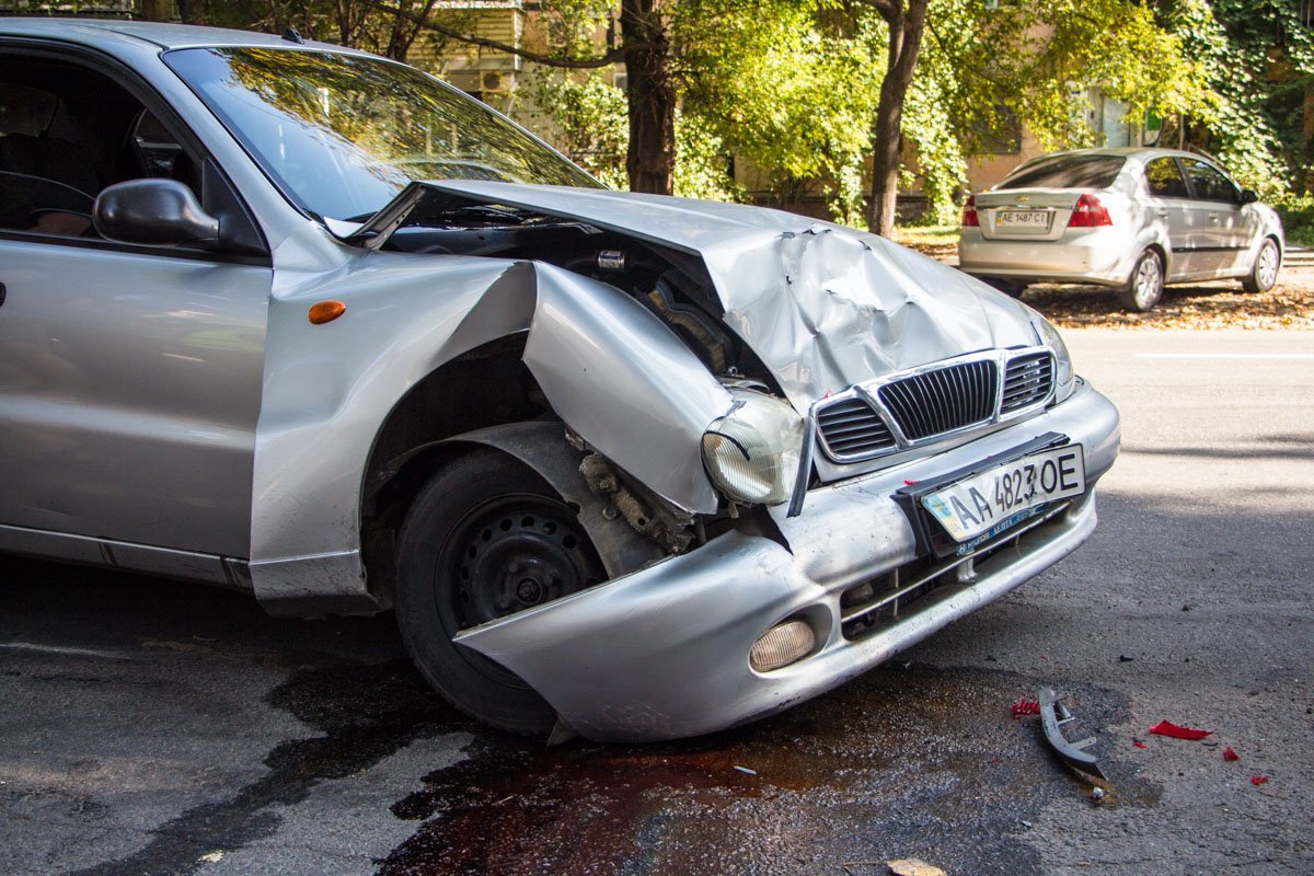 ДТП в центре Днепра: столкнулись пять автомобилей 5