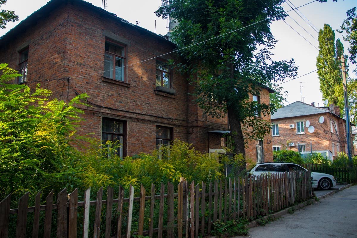 Стрельба на 12 квартале: из-за ссоры мужчина ранил двух товарищей 1