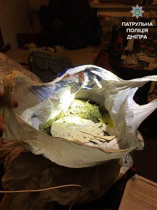 На проспекте Нигояна патрульные "накрыли" нарколабораторию 1