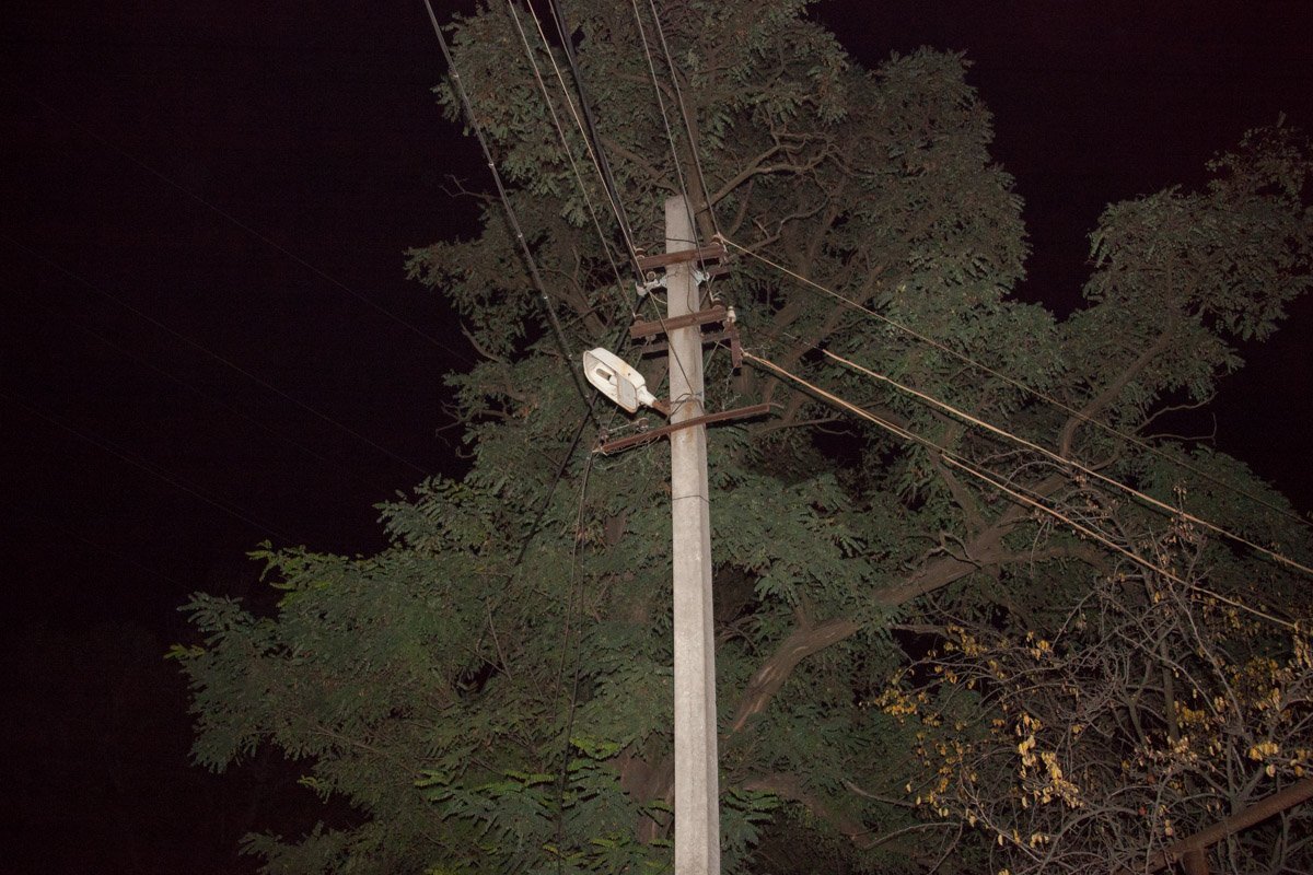 ДТП в Кайдаках: водитель фуры оборвал провода 3